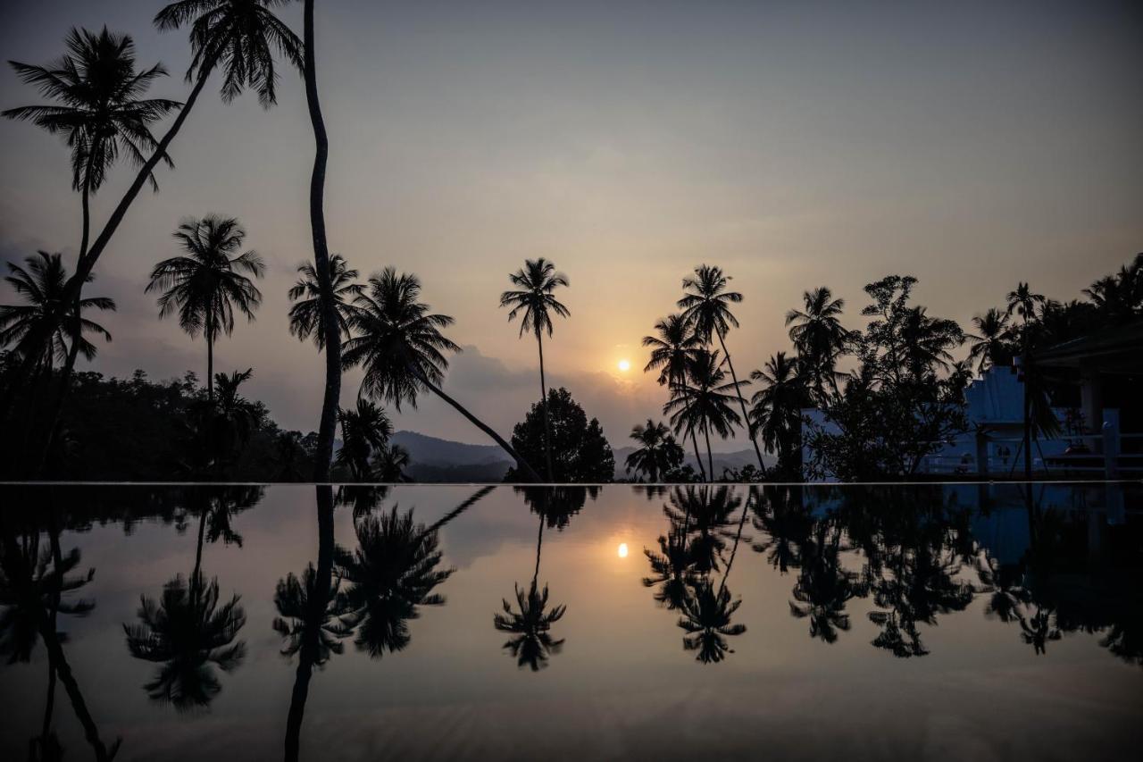 The Flame Tree Estate & Hotel كاندي المظهر الخارجي الصورة